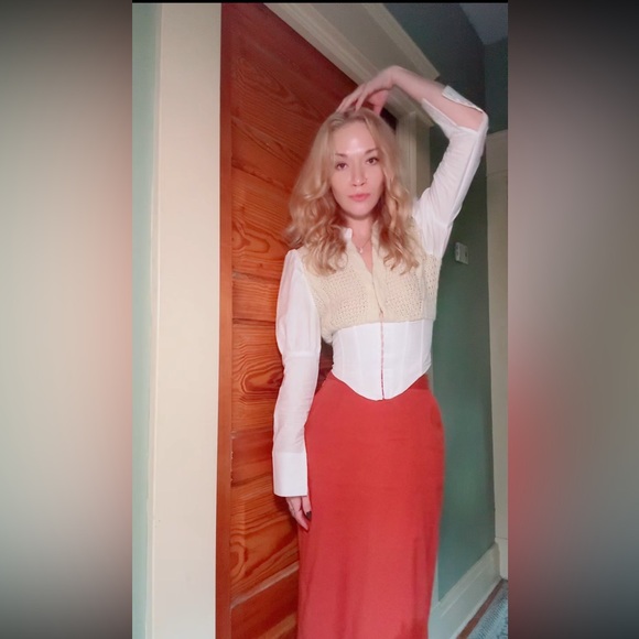 Meet your Posher, Cassie - Picture 6 of 8